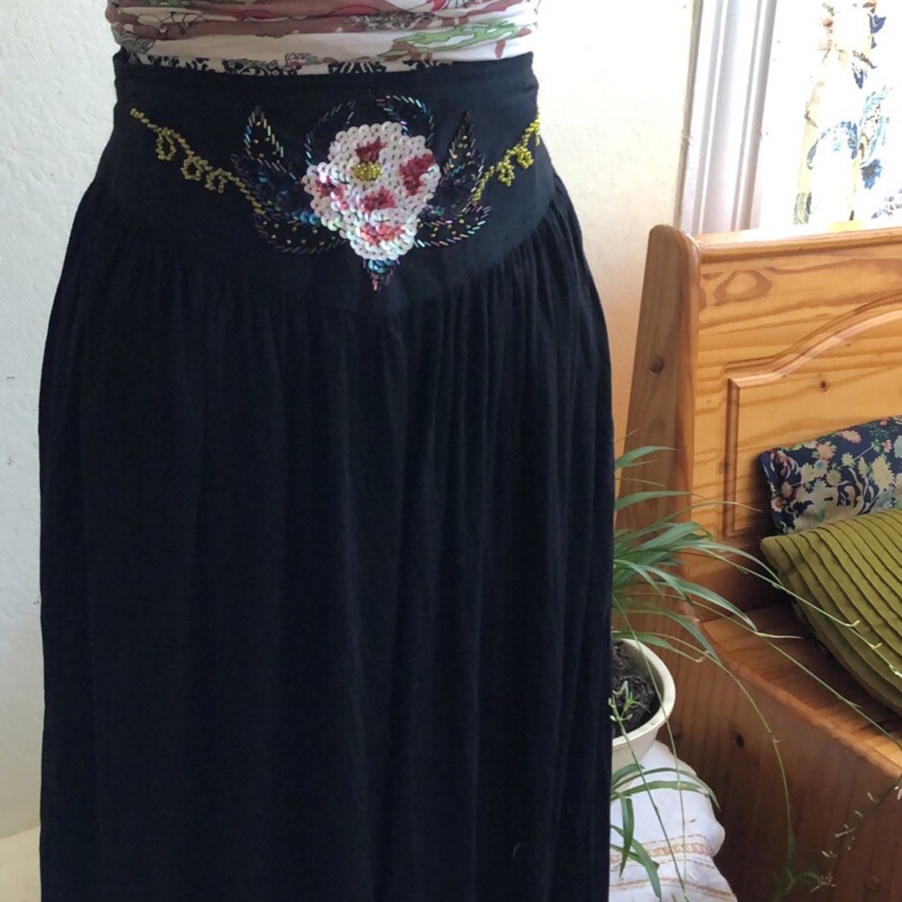 Jersey skirt high waisted embellishments w/pockes